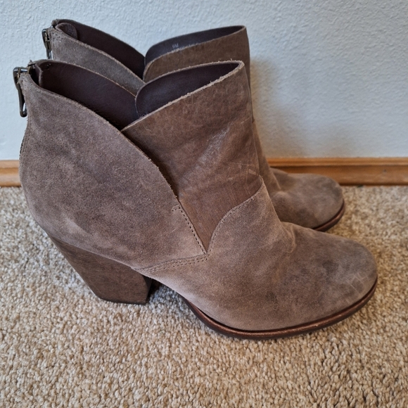 Kork-Ease Shoes Castaneda Women's Bootie size 9 brown leather ankle boot - Picture 3 of 11